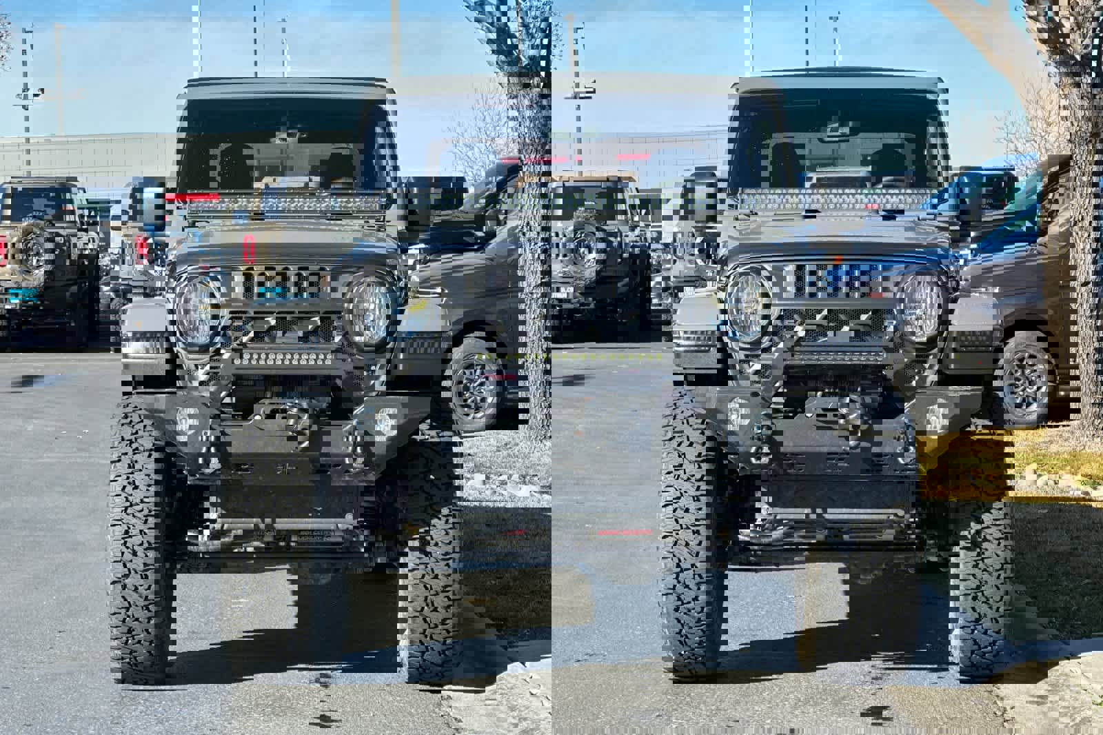 Used 2023 Jeep Gladiator Sport image 10