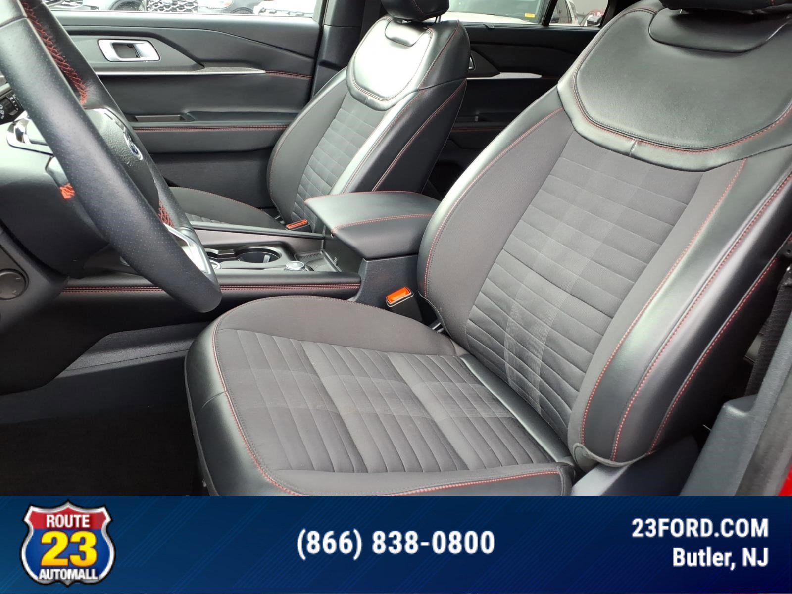 Certified 2025 Ford Explorer ST-Line w/ Premium Package AWD/4WD image 21