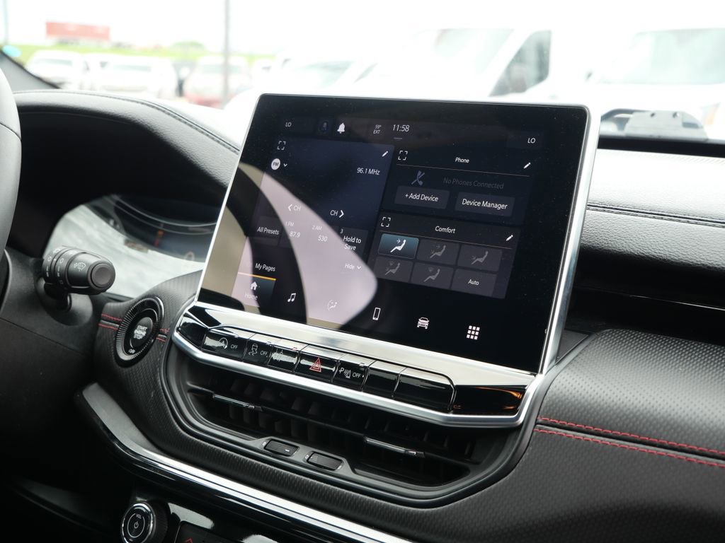 Used 2024 Jeep Compass Trailhawk image 22