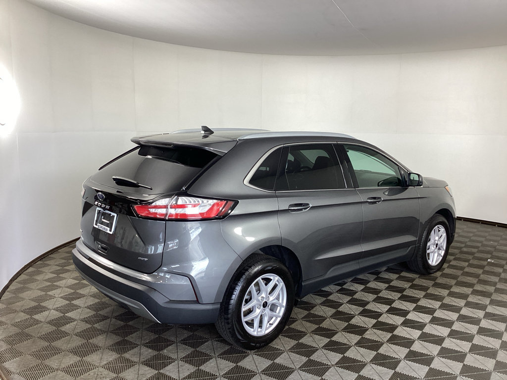 Certified 2023 Ford Edge SEL w/ Convenience Package AWD/4WD image 2