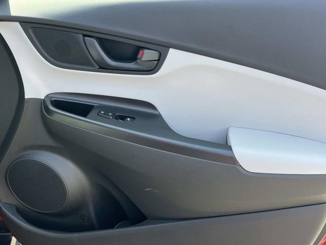 Used 2023 Hyundai Kona SEL image 23