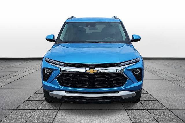 Used 2025 Chevrolet TrailBlazer LT FWD image 2
