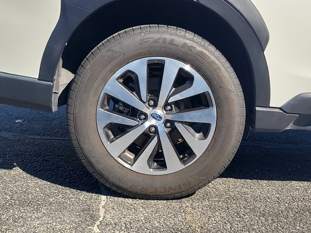 Used 2024 Subaru Outback Premium AWD/4WD image 5