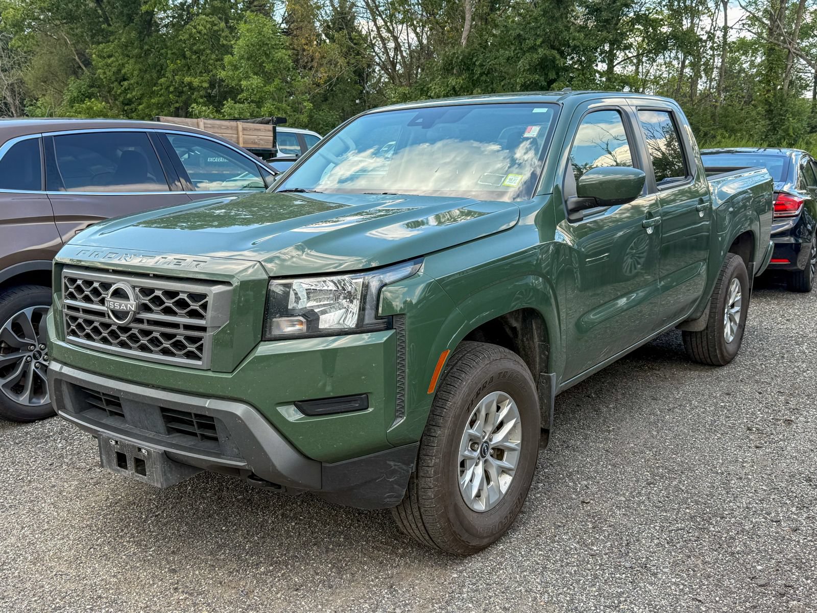 Used 2024 Nissan Frontier SV w/ Technology Package AWD/4WD image 9