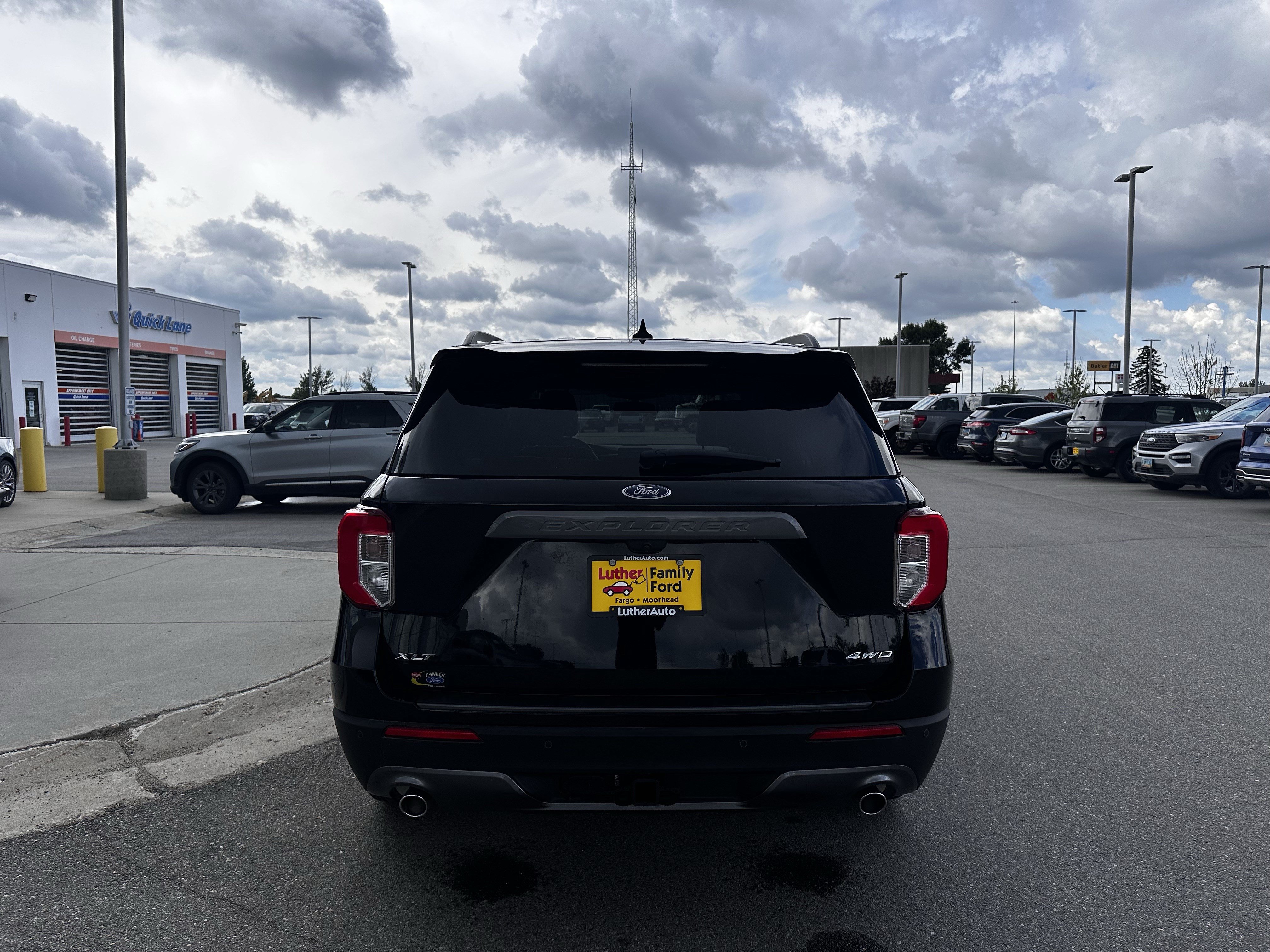 Certified 2022 Ford Explorer XLT w/ Equipment Group 202A AWD/4WD image 6