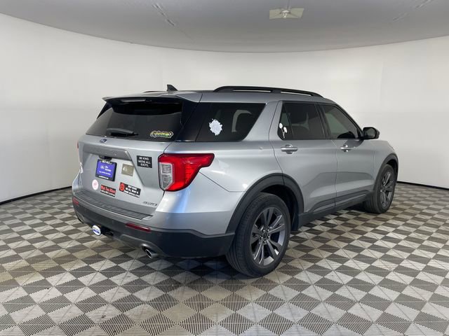 Certified 2022 Ford Explorer XLT w/ Equipment Group 202A image 4