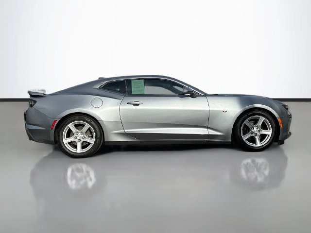 Used 2020 Chevrolet Camaro LT RWD image 4