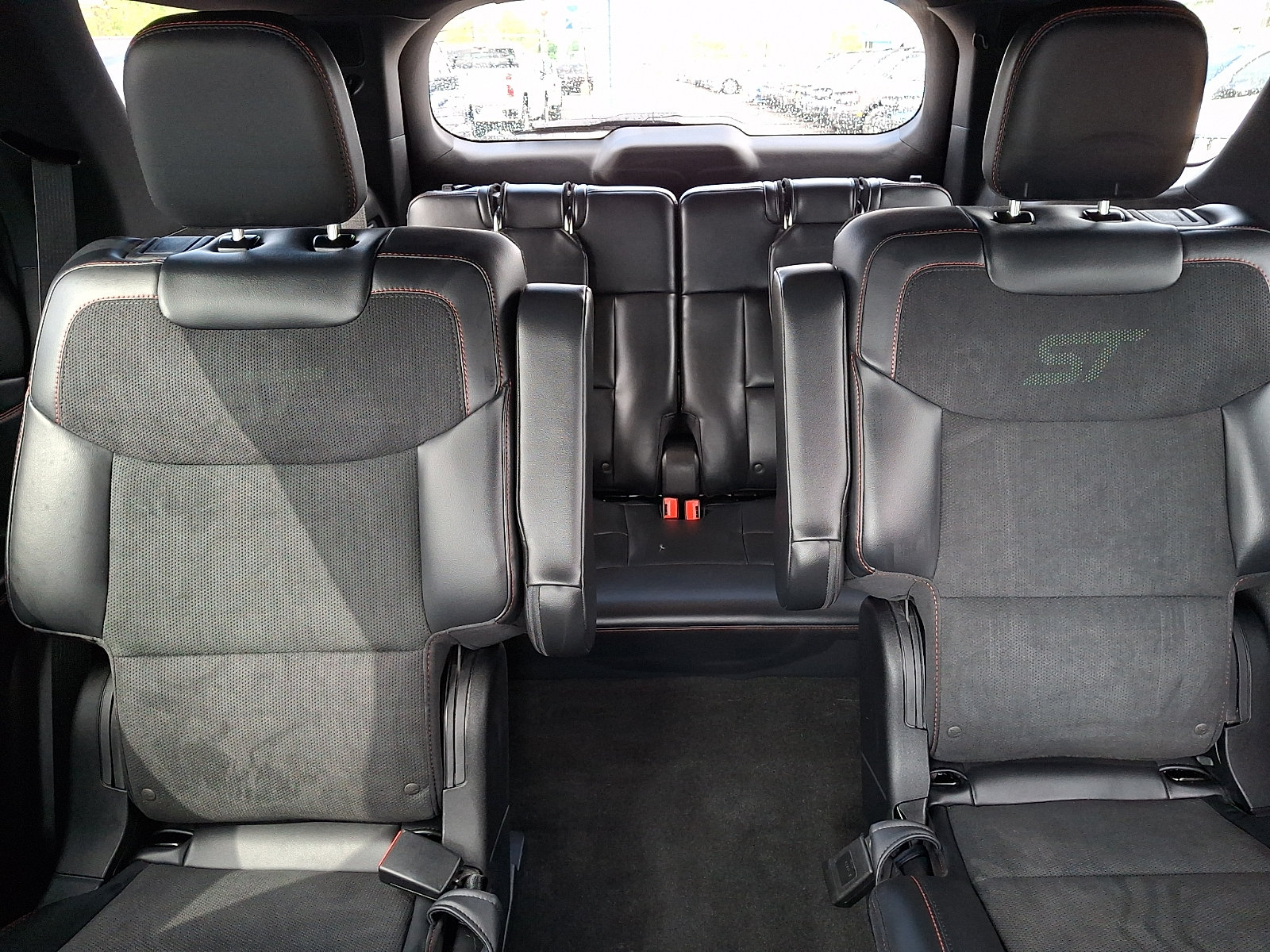 Certified 2025 Ford Explorer ST AWD/4WD image 19