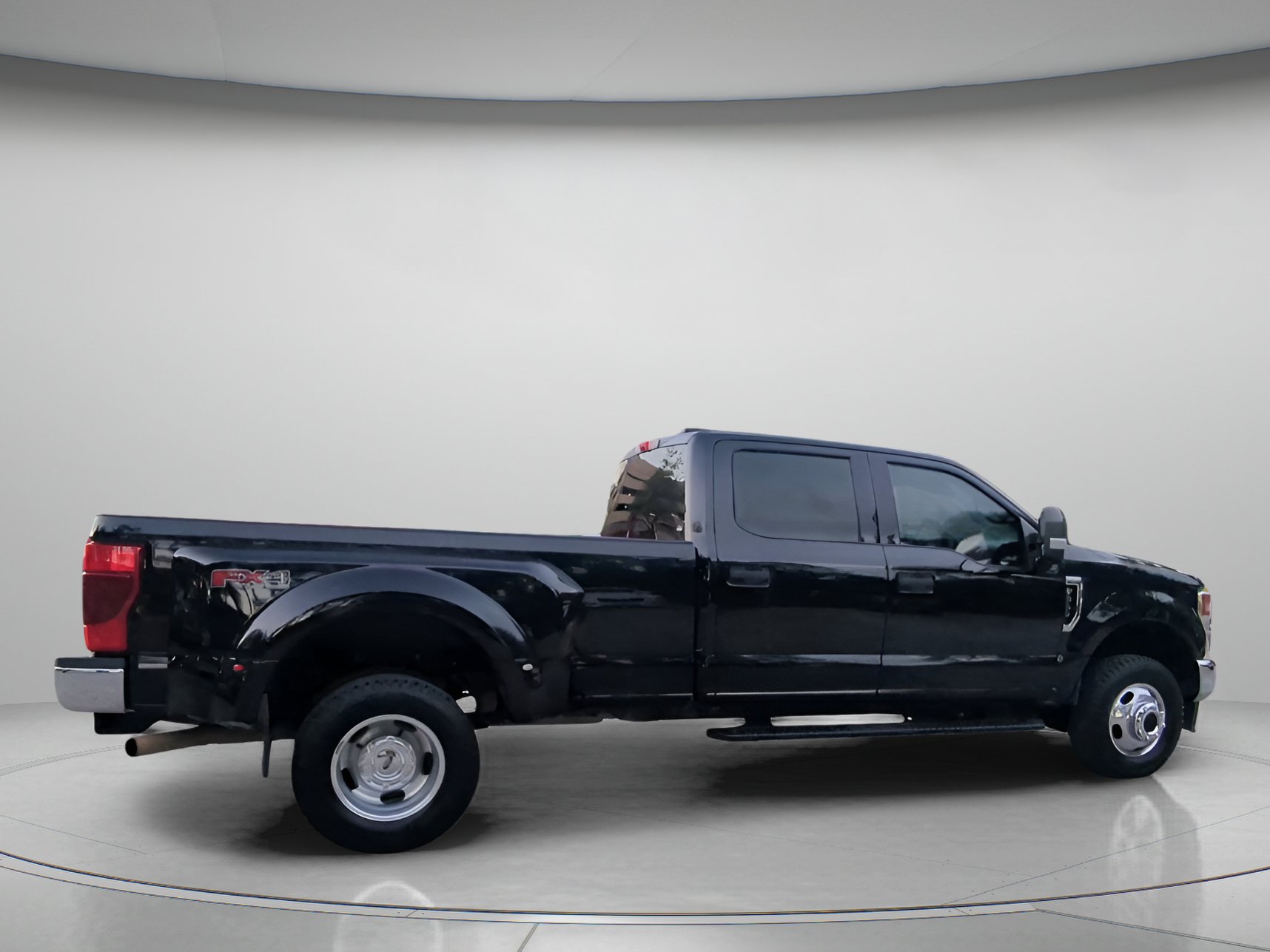 Certified 2020 Ford F350 XLT w/ XLT Value Package AWD/4WD image 30