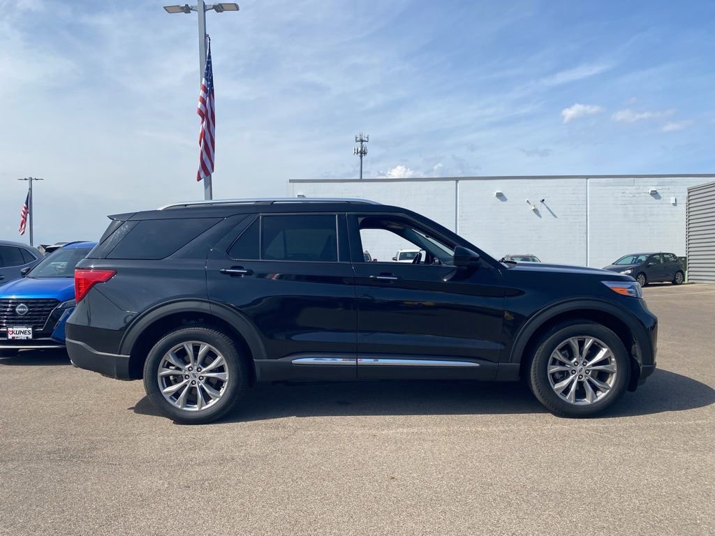 Certified 2024 Ford Explorer Limited image 3