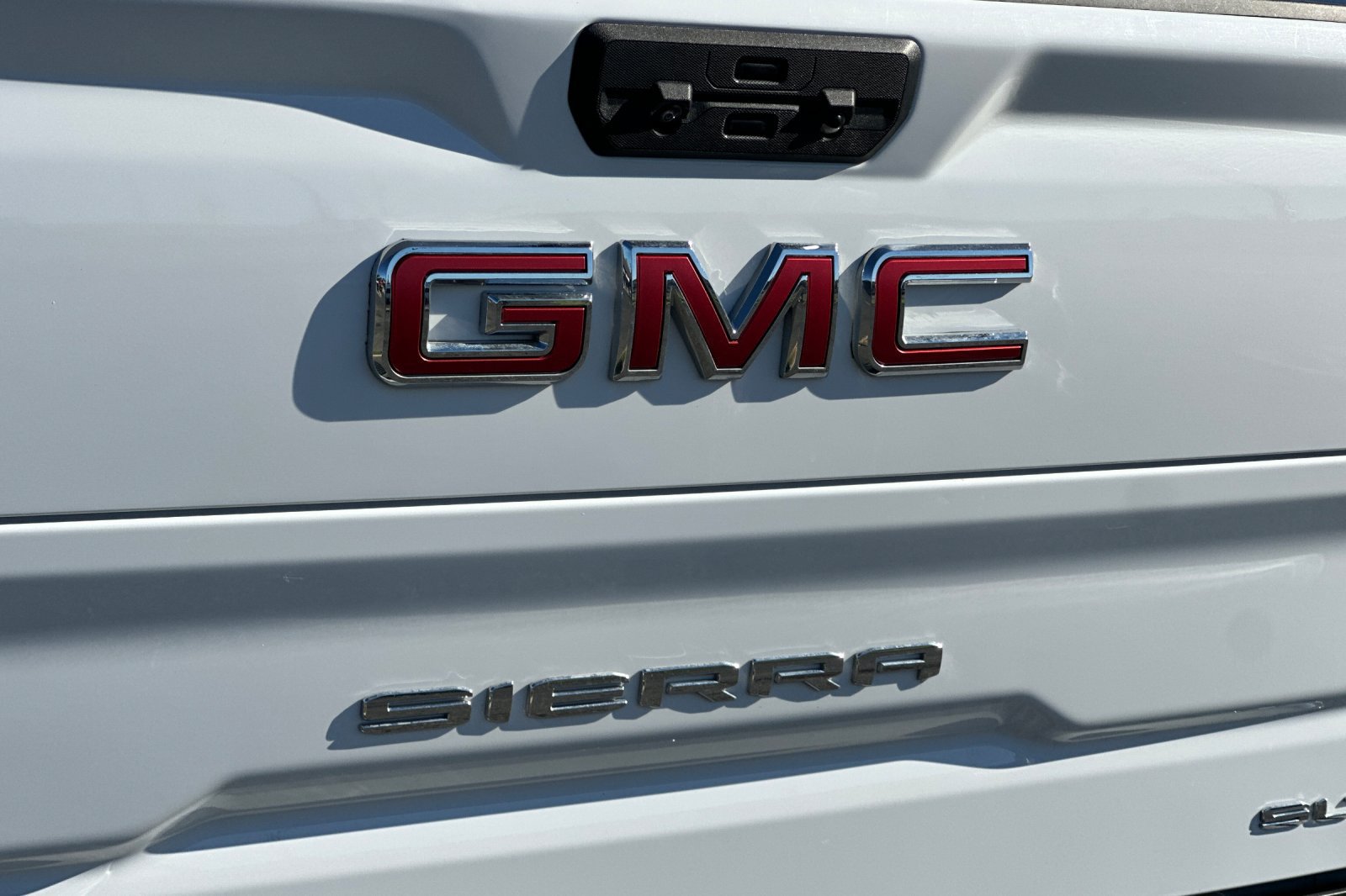 Used 2025 GMC Sierra 1500 SLT AWD/4WD image 24