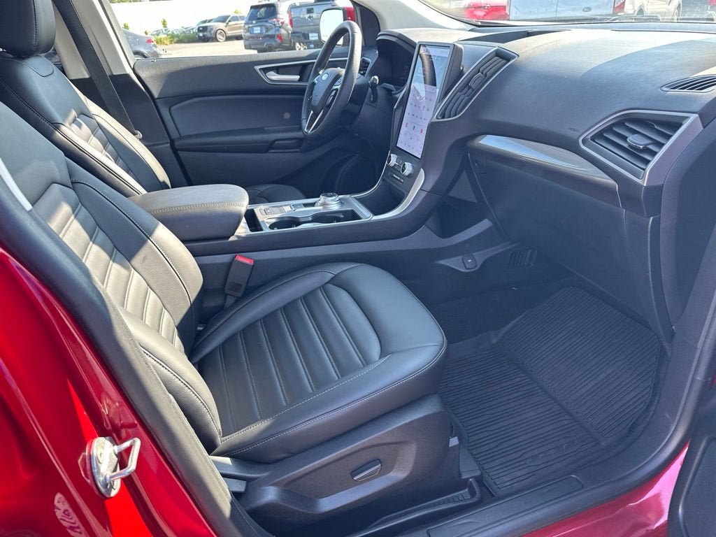 Certified 2024 Ford Edge SEL w/ Convenience Package AWD/4WD image 12