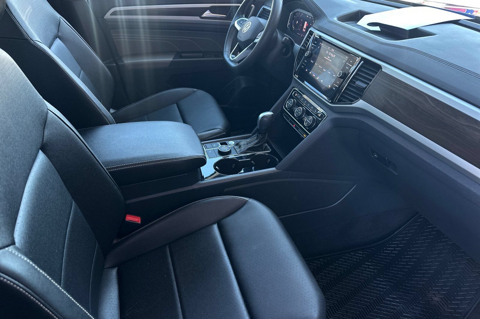 Used 2023 Volkswagen Atlas SE AWD/4WD image 16