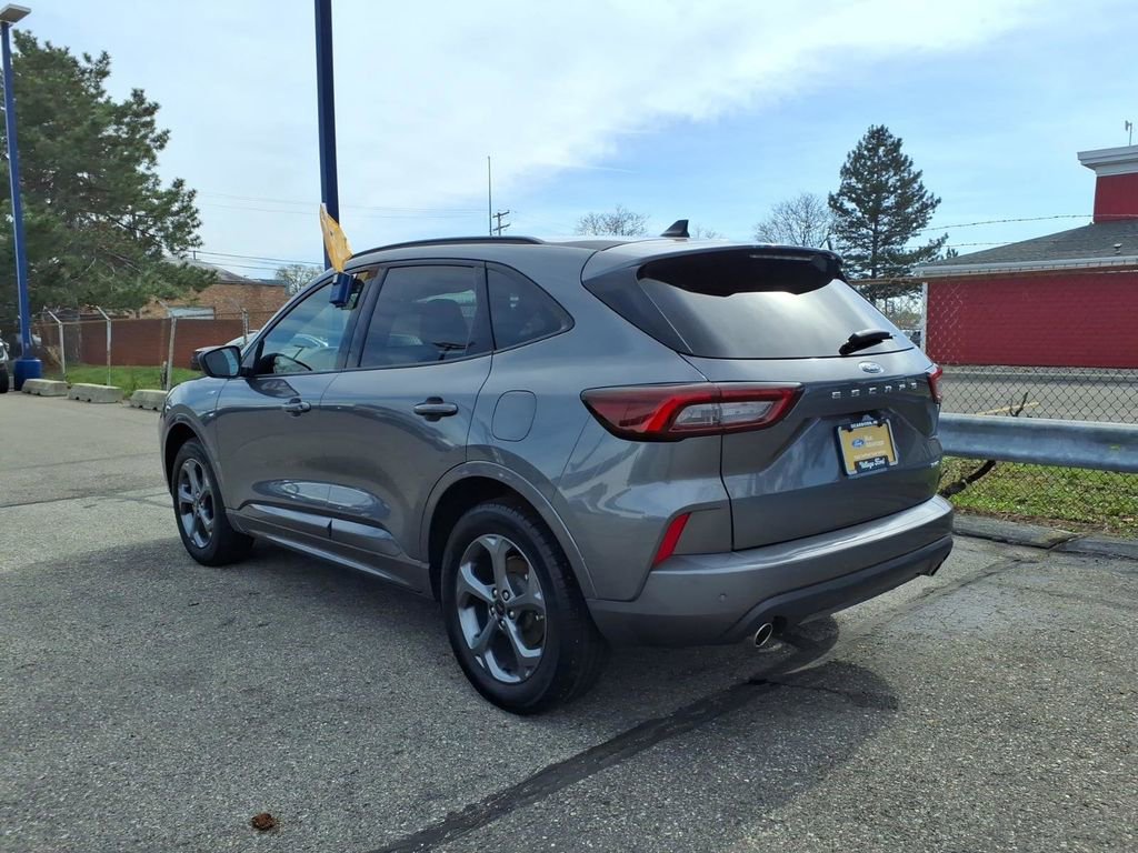 Certified 2024 Ford Escape ST-Line w/ Tech Pack #1 image 9