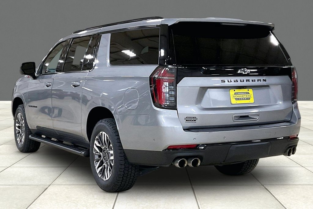 Used 2025 Chevrolet Suburban Z71 AWD/4WD image 11