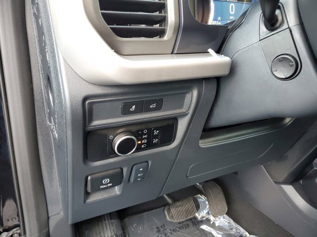 Certified 2024 Ford Expedition XLT image 18