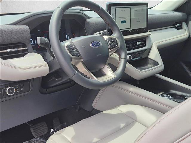 Certified 2025 Ford Explorer Active w/ Active Comfort Package RWD image 10