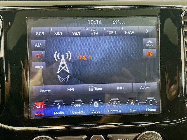 Used 2019 Jeep Grand Cherokee Altitude image 23