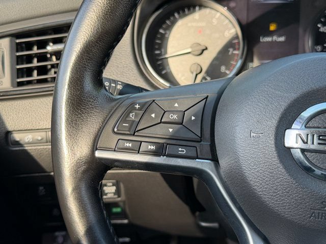 Used 2017 Nissan Rogue SV w/ SV Premium Package AWD/4WD image 20