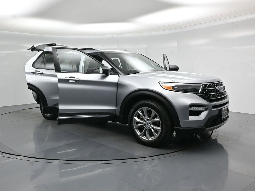Certified 2023 Ford Explorer XLT w/ Equipment Group 202A AWD/4WD image 32