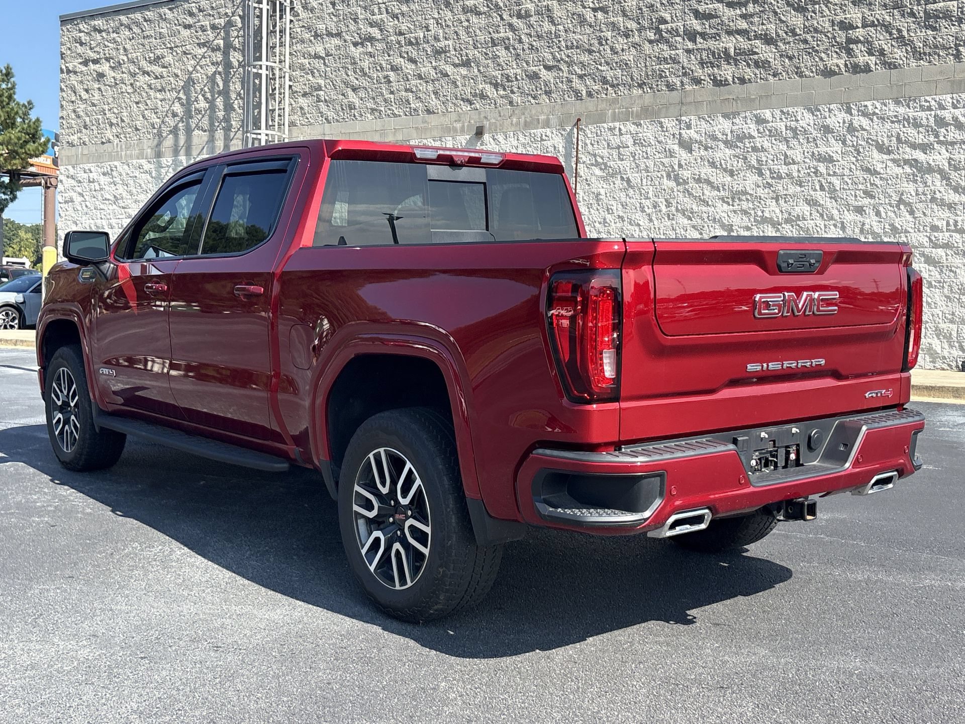 Used 2025 GMC Sierra 1500 AT4 w/ AT4 Premium Package AWD/4WD image 19