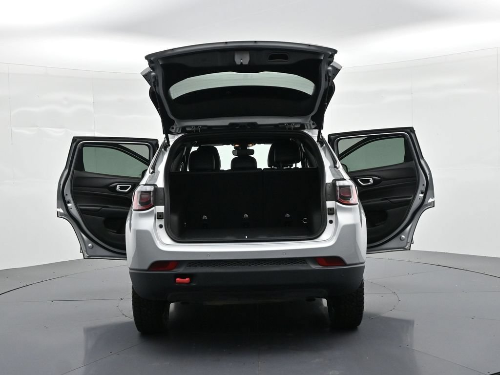 Used 2025 Jeep Compass Trailhawk AWD/4WD image 27