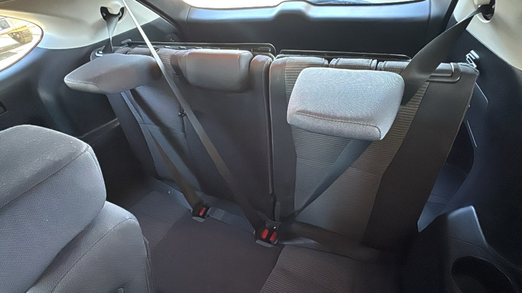 Used 2022 Toyota Highlander LE FWD image 24
