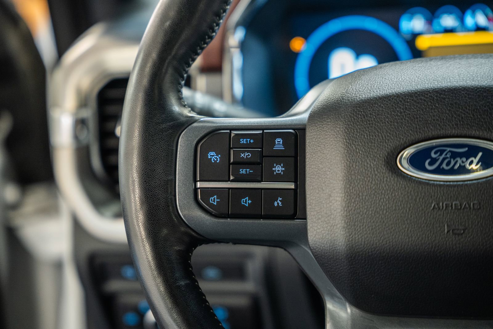 Certified 2023 Ford F150 Lariat w/ Equipment Group 502A High image 38