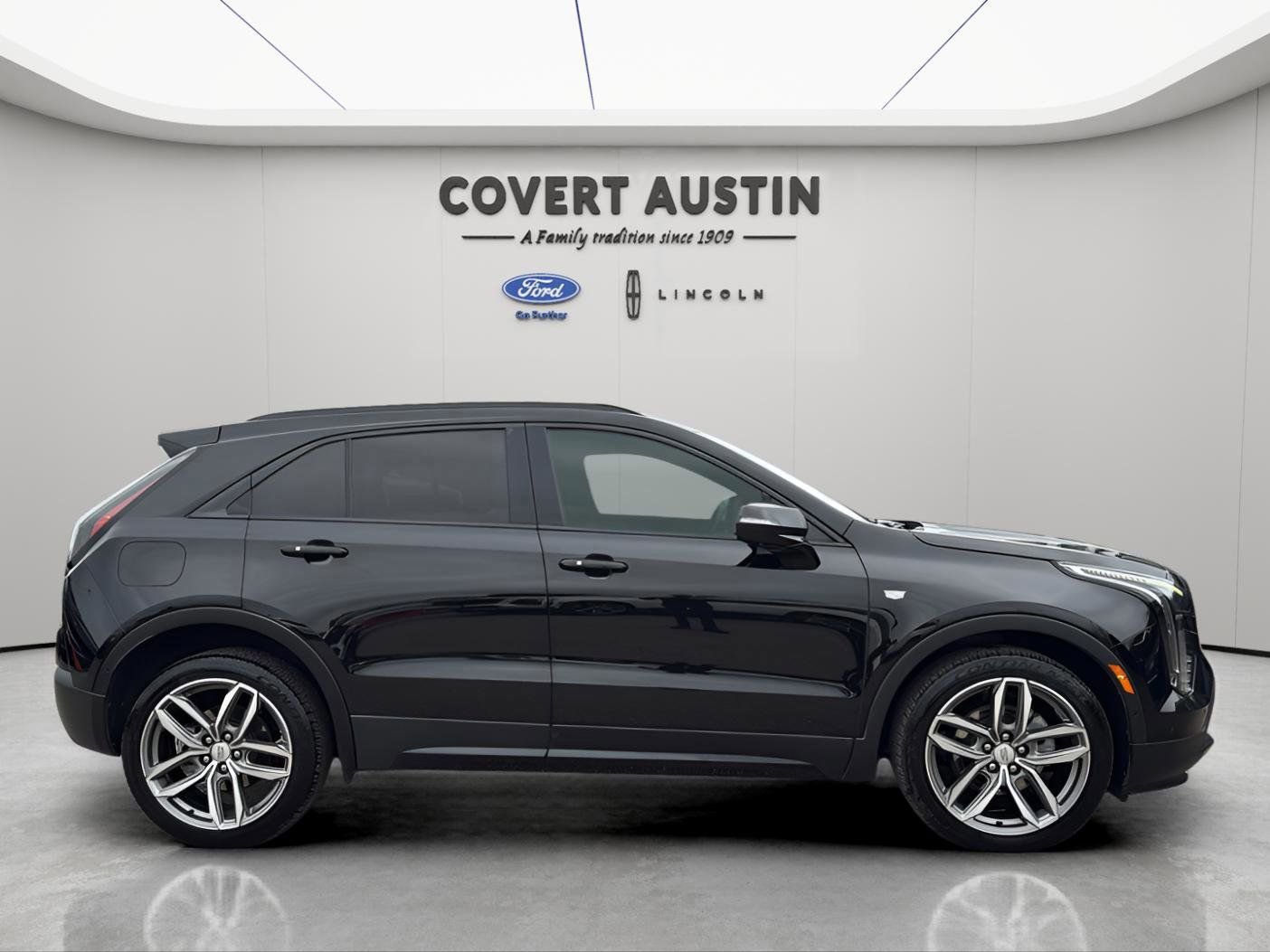 Used 2022 Cadillac XT4 Sport w/ Comfort Package image 6