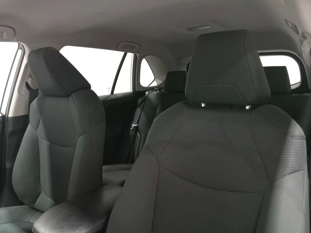 Used 2022 Toyota RAV4 LE AWD/4WD image 15