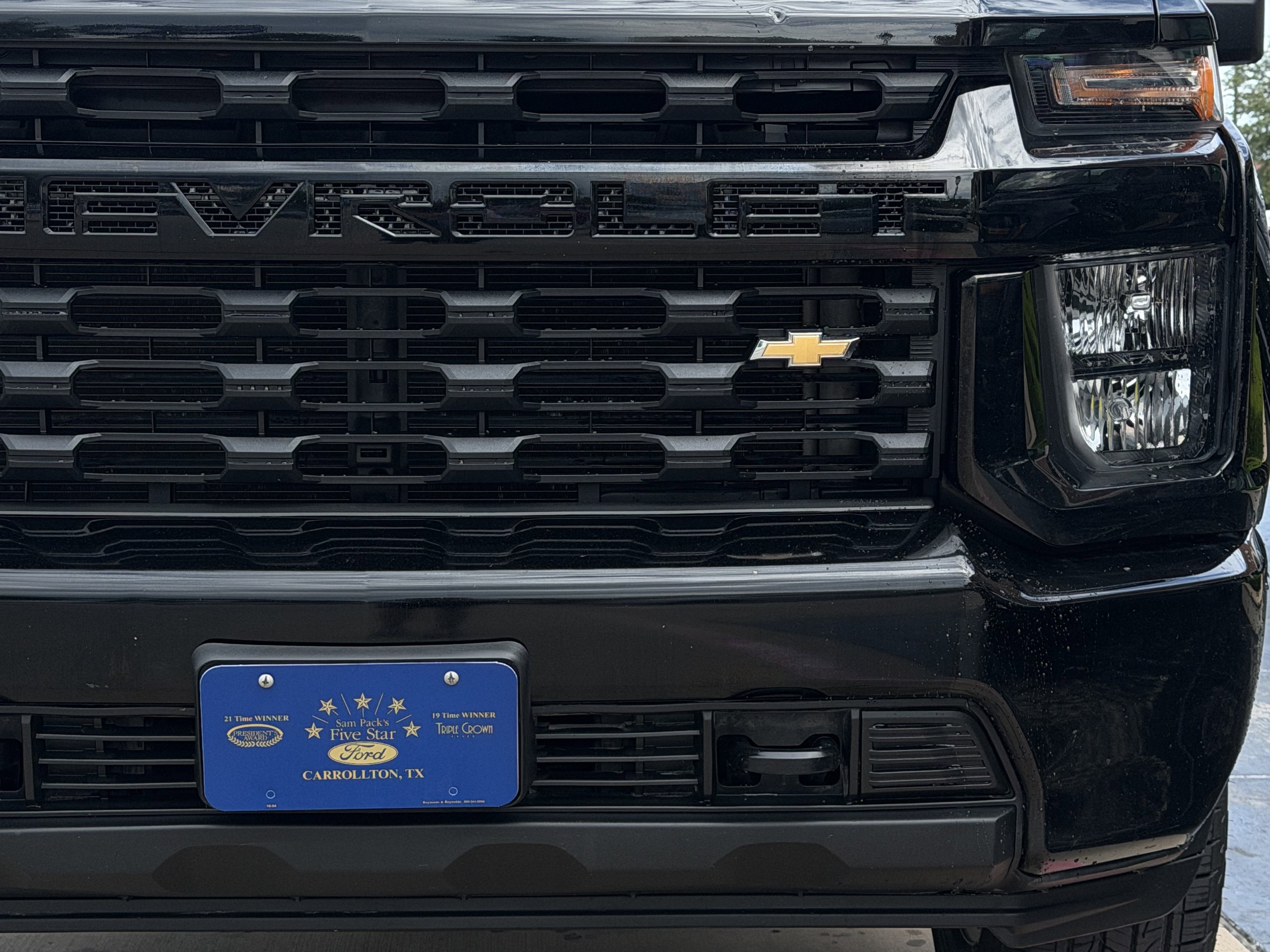 Used 2021 Chevrolet Silverado 2500 Custom w/ Custom Value Package AWD/4WD image 9