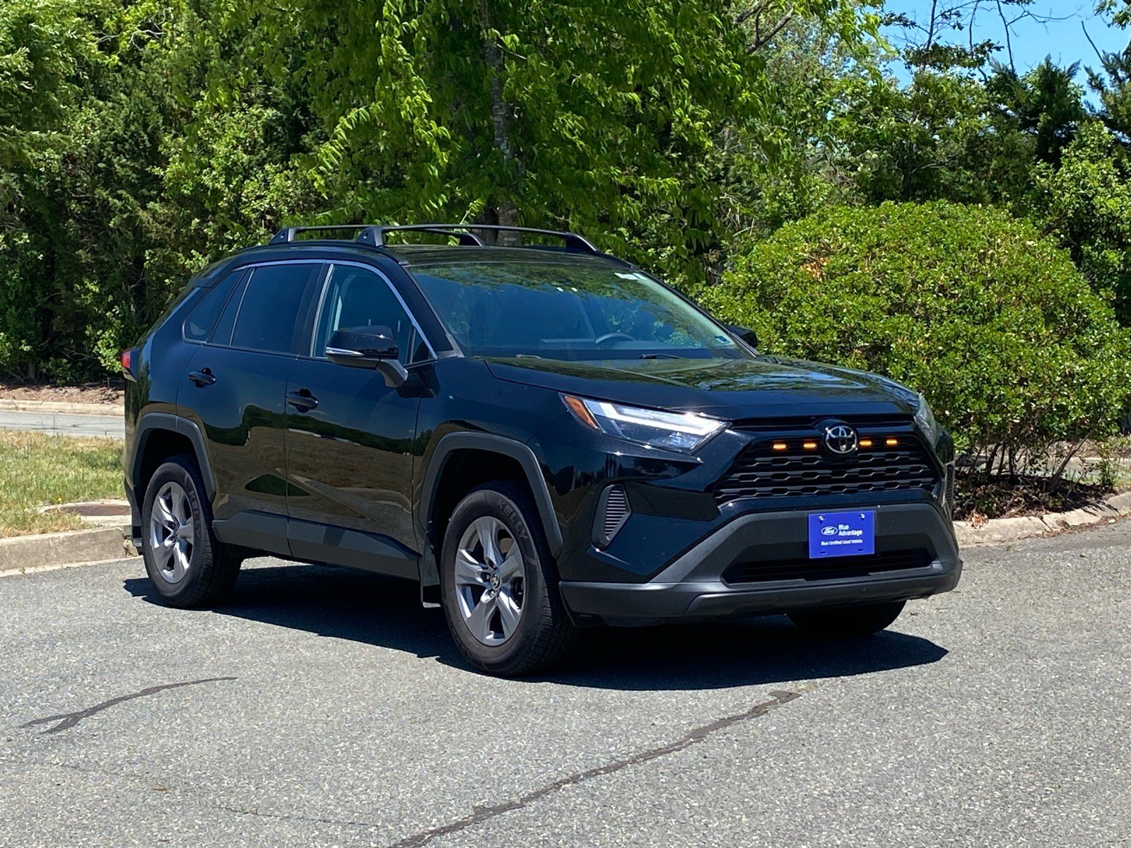 Used 2023 Toyota RAV4 XLE w/ Convenience Package AWD/4WD image 2