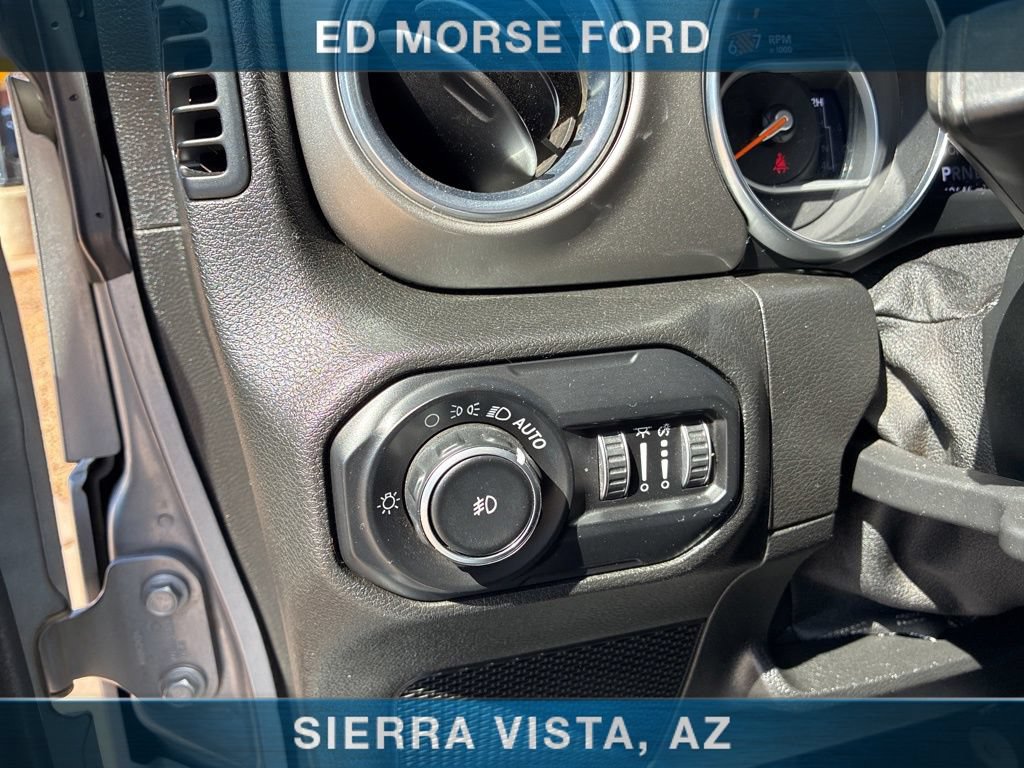 Used 2020 Jeep Wrangler Unlimited Sahara AWD/4WD image 30