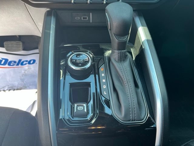 Used 2024 Chevrolet Colorado Trail Boss w/ Technology Package AWD/4WD image 39