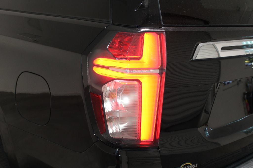 Used 2022 Chevrolet Suburban Premier RWD image 54
