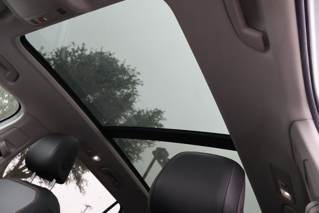 Used 2024 Volkswagen Tiguan Wolfsburg Edition FWD image 6