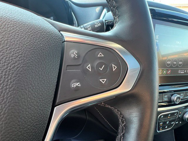 Used 2023 Chevrolet Traverse LT w/ LT Premium Package AWD/4WD image 9