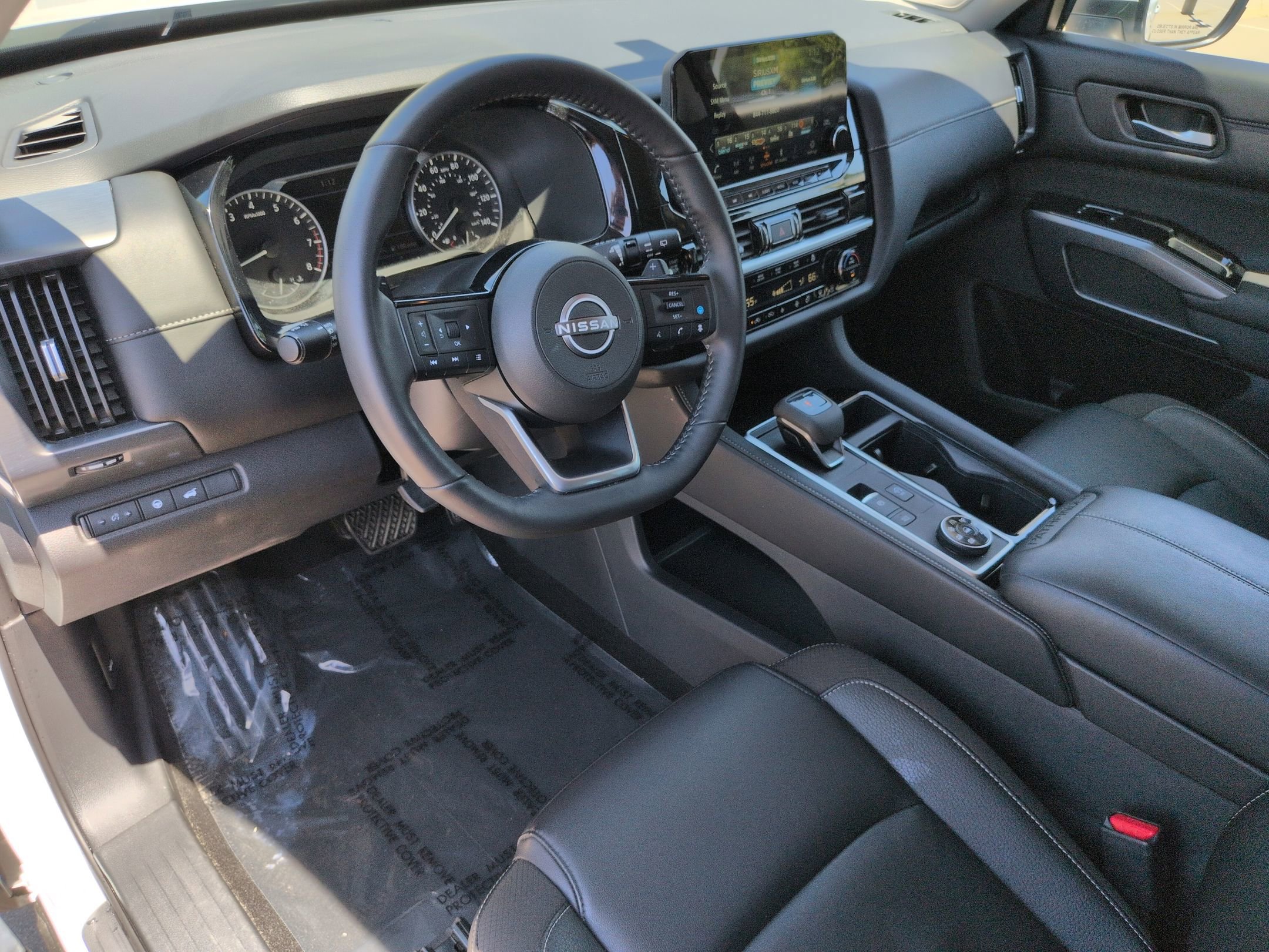 Used 2025 Nissan Pathfinder SL w/ SL Premium Package AWD/4WD image 17