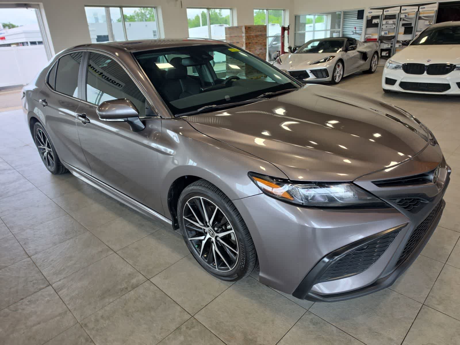 Used 2024 Toyota Camry SE AWD/4WD image 5