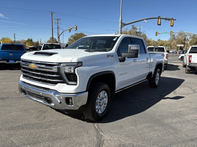 Used 2024 Chevrolet Silverado 3500 LTZ w/ LTZ Convenience Package image 6