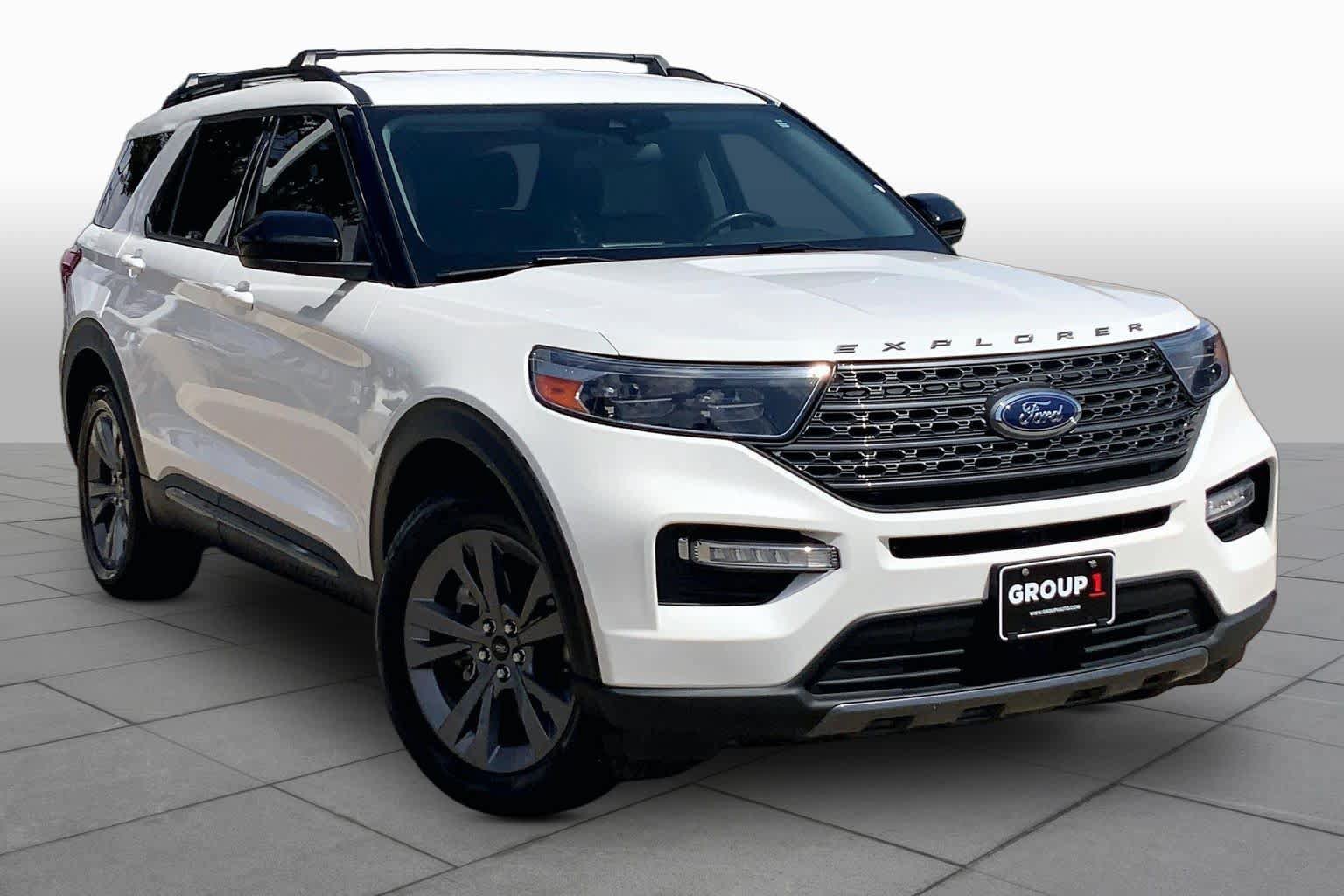 Certified 2022 Ford Explorer XLT w/ Equipment Group 202A AWD/4WD image 3