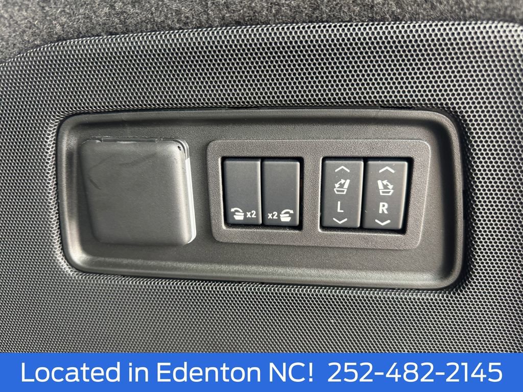 Used 2024 Cadillac Escalade Premium Luxury Platinum AWD/4WD image 22