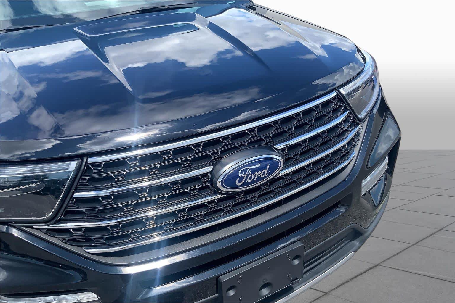 Certified 2023 Ford Explorer XLT w/ Equipment Group 202A AWD/4WD image 30