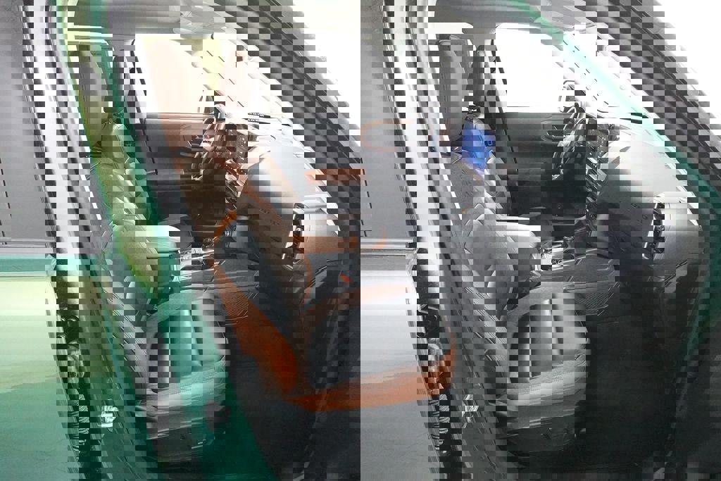 Certified 2025 Ford Bronco Sport Outer Banks w/ Outer Banks Tech Package+ AWD/4WD image 34