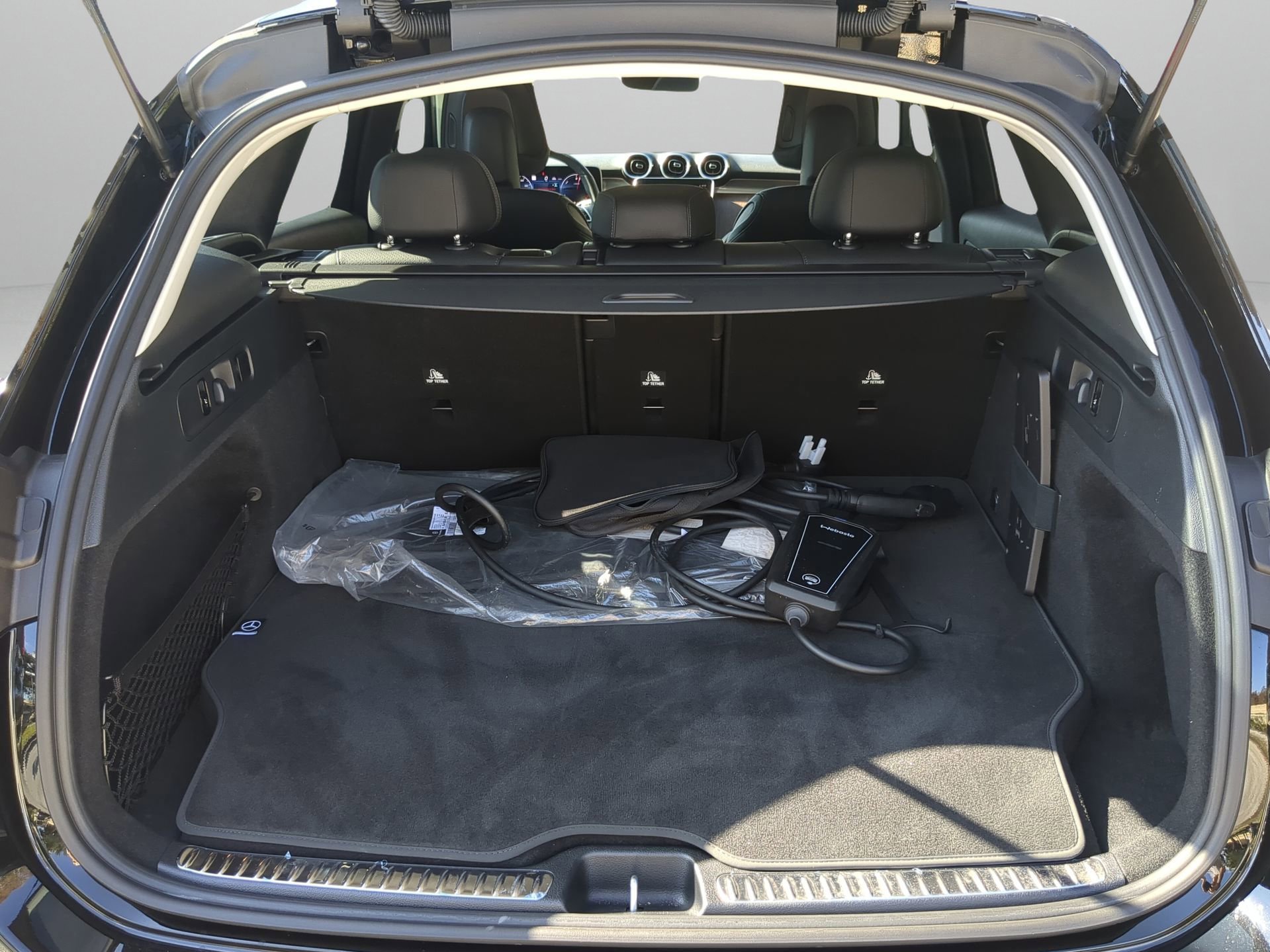 Used 2025 Mercedes-Benz GLC 350e 4MATIC image 55