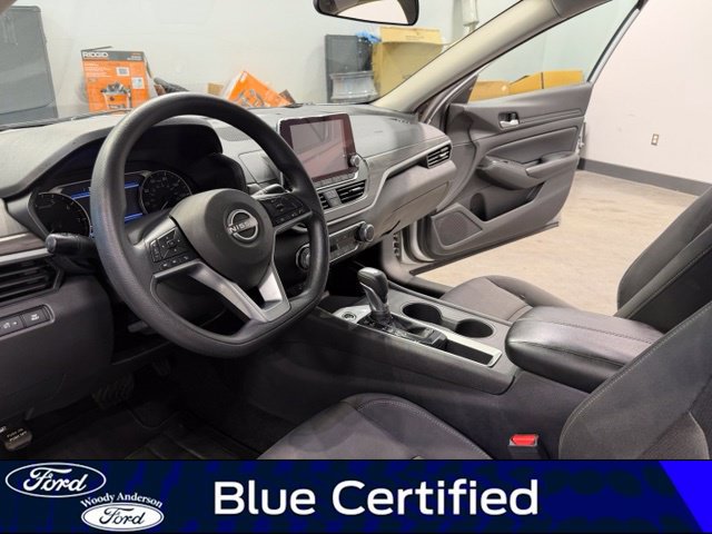 Used 2025 Nissan Altima 2.5 SV FWD image 9