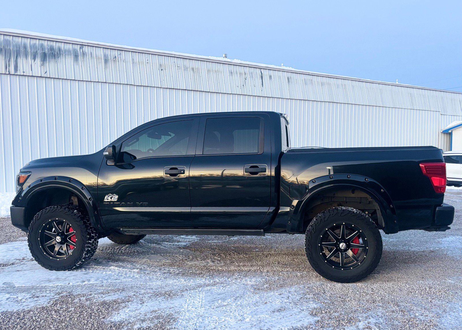 Used 2019 Nissan Titan SV w/ SV Convenience Package image 2