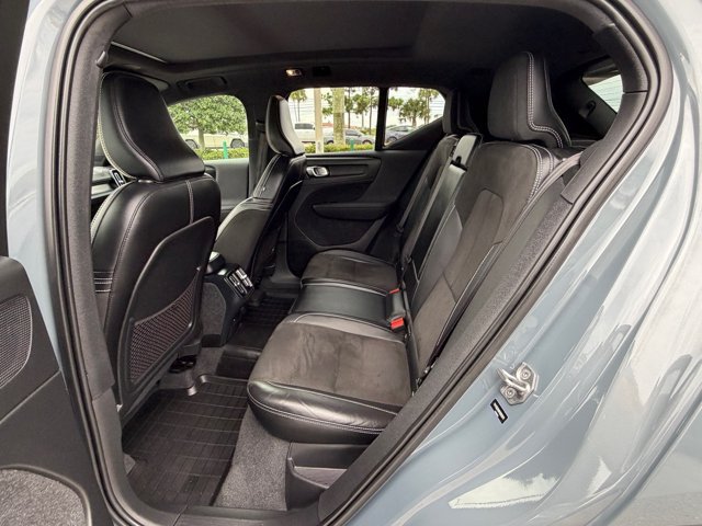 Used 2021 Volvo XC40 T5 R-Design w/ Advanced Package AWD/4WD image 14