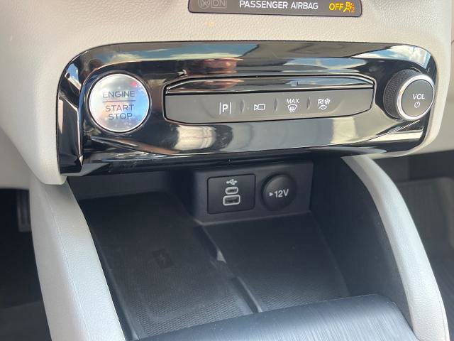 Certified 2025 Ford Escape Platinum w/ Premium Technology Package AWD/4WD image 13