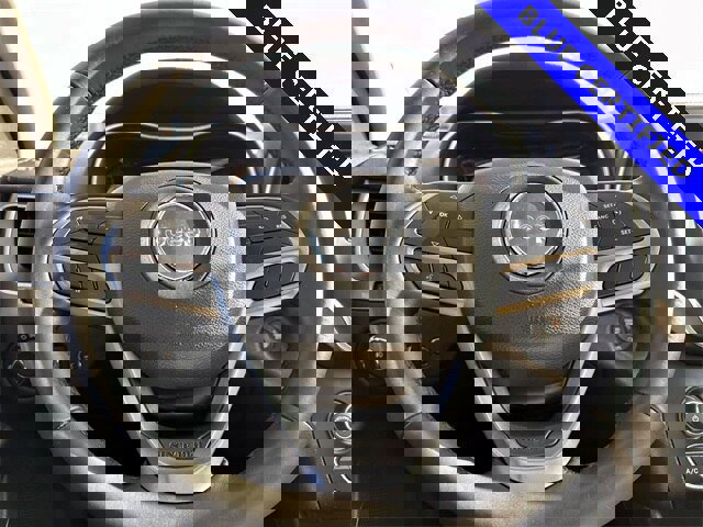 Used 2019 Jeep Cherokee Latitude Plus w/ Comfort/Convenience Group image 12